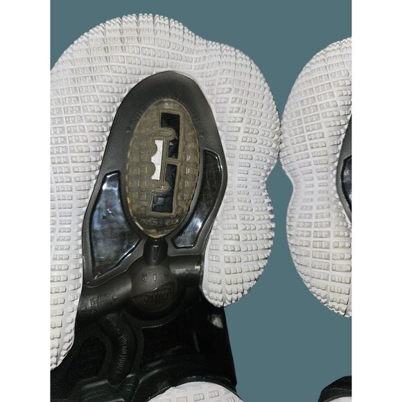 Nike LeBron XIX 19 Royalty Black Metallic Gold White Sneakers Men Size 11.5 - Picture 12 of 17